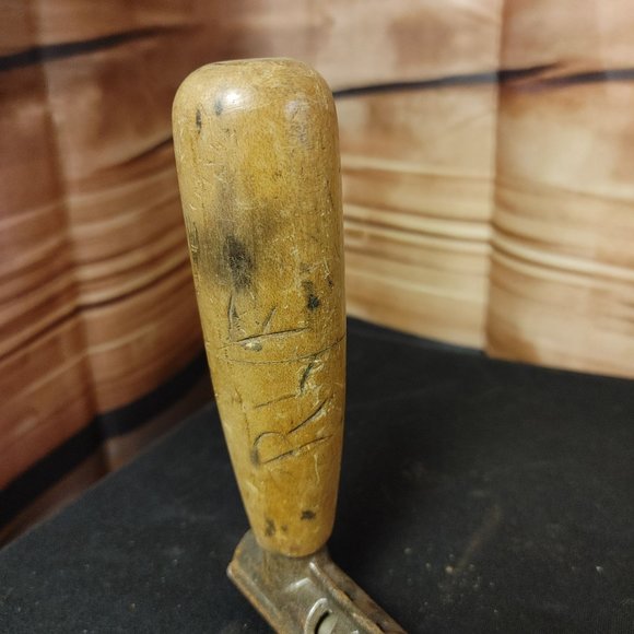 Vintage Newmark NJ Rusby Metal/Wood Hand Cranked Drill Tool - Picture 4 of 4